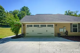 202 Hondah Rd, Brevard, NC 28712 - Photo 27