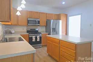 5708 Falls Ridge Ln, Charlotte, NC 28269 - Photo 15