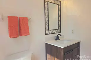 5708 Falls Ridge Ln, Charlotte, NC 28269 - Photo 5