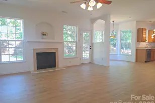 5708 Falls Ridge Ln, Charlotte, NC 28269 - Photo 9