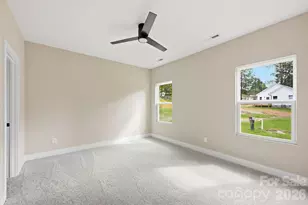 1031 Houston St, Gastonia, NC 28052 - Photo 7