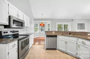 9521 Foggy Meadow Rd, Charlotte, NC 28269 - Photo 15