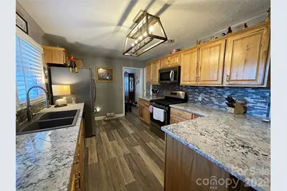 839 W Garrison Boulevard, Gastonia, NC 28052 - Photo 3