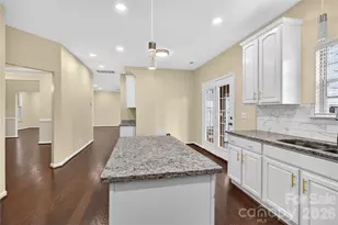 11019 Woods Corner Ct, Charlotte, NC 28277 - Photo 7