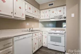 2705 N Center St, Hickory, NC 28601 - Photo 5