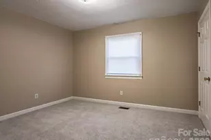 2705 N Center St, Hickory, NC 28601 - Photo 21