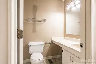 2705 N Center St, Hickory, NC 28601 - Photo 13
