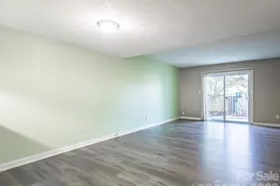 2705 N Center St, Hickory, NC 28601 - Photo 7