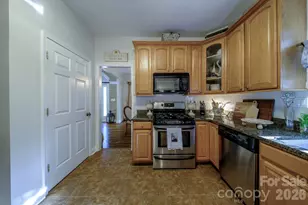 9330 Valley Rd, Charlotte, NC 28270 - Photo 7