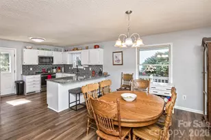 2911 Middleton Pl, Hendersonville, NC 28791 - Photo 7