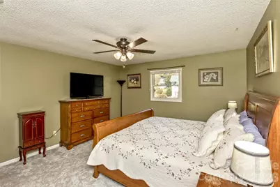 2911 Middleton Place #32, Hendersonville, NC 28791 - Photo 11