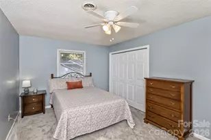 2911 Middleton Pl, Hendersonville, NC 28791 - Photo 17