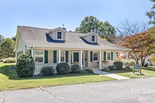2911 Middleton Pl, Hendersonville, NC 28791 - Photo 37