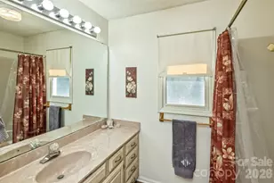 2911 Middleton Pl, Hendersonville, NC 28791 - Photo 15