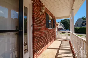 2065 Gary Ln, Hickory, NC 28602 - Photo 29