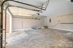 2065 Gary Ln, Hickory, NC 28602 - Photo 31