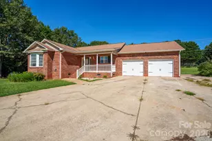 2065 Gary Ln, Hickory, NC 28602 - Photo 5