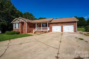 2065 Gary Ln, Hickory, NC 28602 - Photo 35