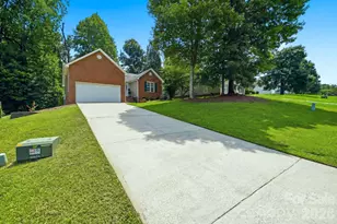 1008 Raywood Ct, Indian Trail, NC 28104 - Photo 3