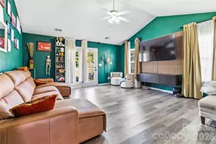 4226 Red Shed Ln, Charlotte, NC 28269 - Photo 5
