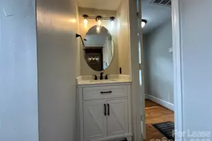 3905 Freedom Dr, Charlotte, NC 28208 - Photo 9