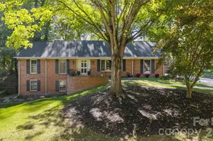 6626 Rocky Falls Rd, Charlotte, NC 28211 - Photo 1