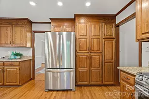 2716 Oldenway Dr, Charlotte, NC 28269 - Photo 9