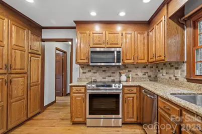 2716 Oldenway Drive, Charlotte, NC 28269 - Photo 7