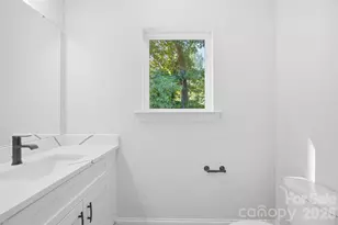 605 Coulwood Dr, Charlotte, NC 28214 - Photo 15