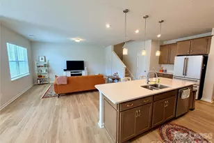 5826 Strathmore Ct, Charlotte, NC 28215 - Photo 5