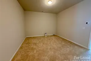 5826 Strathmore Ct, Charlotte, NC 28215 - Photo 13