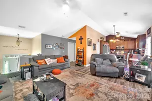 392 Lone Tree Ln, Clover, SC 29710 - Photo 3