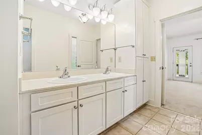 9 Kenilworth Knolls #201, Asheville, NC 28805 - Photo 23
