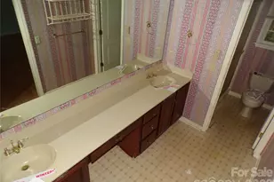 10 Governors Dr, Hendersonville, NC 28791 - Photo 11