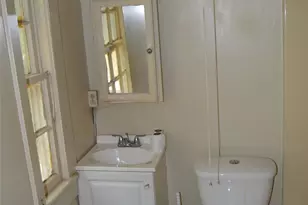247 N Main St, Troutman, NC 28166 - Photo 9