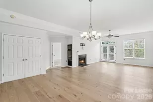 405 W 7th St, Charlotte, NC 28202 - Photo 3