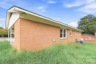 221 Tanglewood Dr, Kannapolis, NC 28081 - Photo 15
