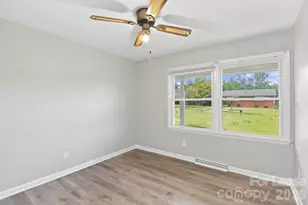 221 Tanglewood Dr, Kannapolis, NC 28081 - Photo 9