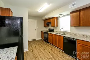 1020 Alston Hill Dr, Charlotte, NC 28214 - Photo 3