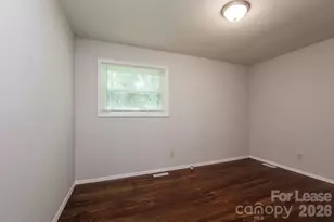 301 Edgegreen Dr, Charlotte, NC 28217 - Photo 5
