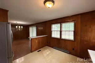 1024 Mt Kisco Dr, Charlotte, NC 28213 - Photo 7