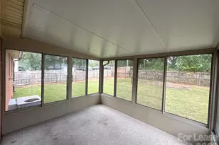 1024 Mt Kisco Dr, Charlotte, NC 28213 - Photo 17