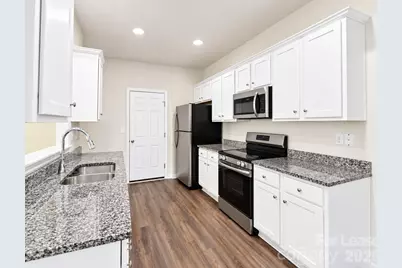 914 Battleground Avenue #3, Kings Mountain, NC 28086 - Photo 5