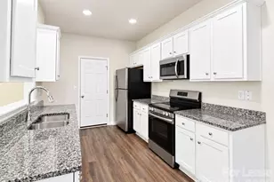 914 Battleground Ave, Kings Mountain, NC 28086 - Photo 5