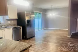 3039 Buckleigh St, Charlotte, NC 28215 - Photo 3