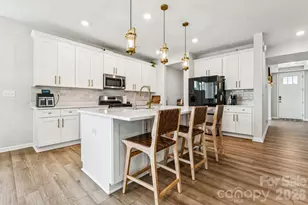 8704 Frank Grier Rd, Charlotte, NC 28215 - Photo 3