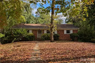 25 Chateau Pl, Asheville, NC 28805 - Photo 1