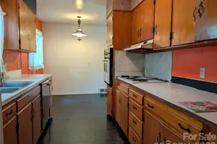 25 Chateau Pl, Asheville, NC 28805 - Photo 7