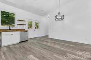 135 Bald Eagle Dr, Hendersonville, NC 28792 - Photo 11