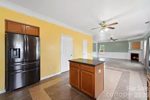 16342 Hayfield Rd, Charlotte, NC 28213 - Photo 9